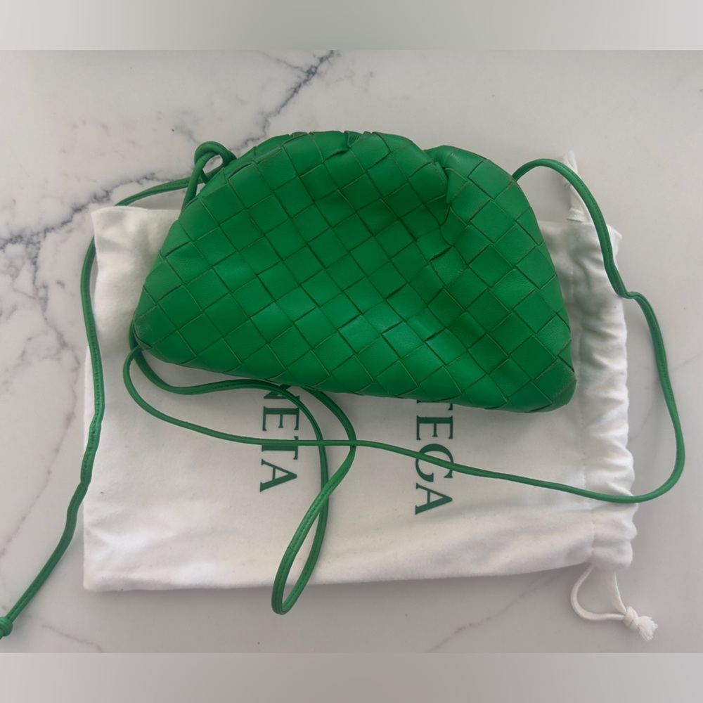 Bottega Veneta Vibrant green Mini Intrecciato Woven pouch crossbody Bag